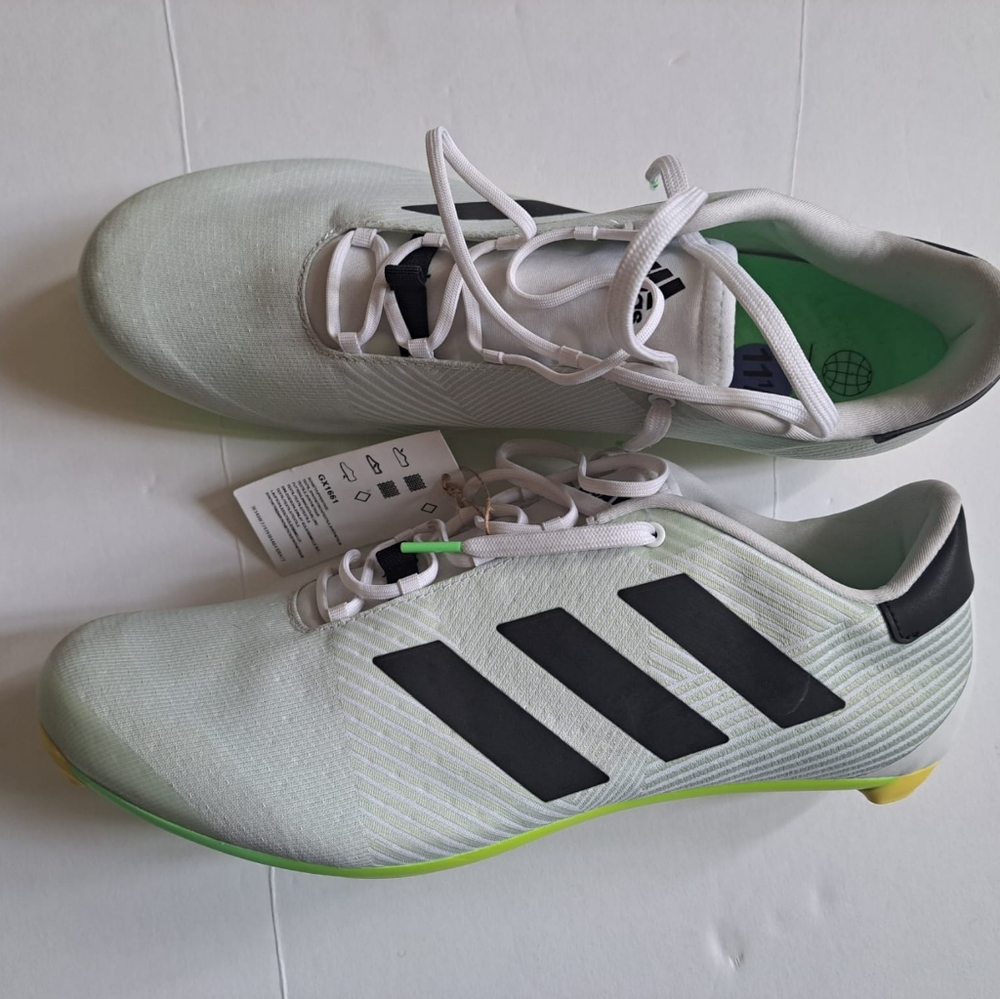 Shoes - Picture 7 of 9